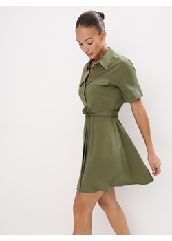 Mohito - Koszulowa sukienka mini - khaki ze sklepu Mohito w kategorii Sukienki - zdjęcie 181910824