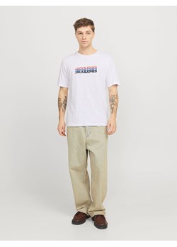 Jack &amp; Jones Koszulka &quot;Cyber&quot; w kolorze białym ze sklepu Limango Polska w kategorii T-shirty męskie - zdjęcie 181936021