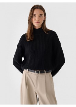 Damski sweter Outhorn OTHWAW24TSWEF089 - czarny ze sklepu Sportstylestory.com w kategorii Swetry damskie - zdjęcie 181943792