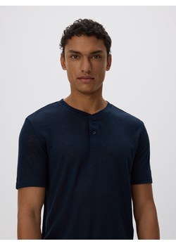 Reserved - T-shirt henley regular fit - granatowy ze sklepu Reserved w kategorii T-shirty męskie - zdjęcie 181947174