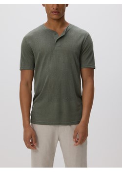 Reserved - T-shirt henley regular fit - ciemnozielony ze sklepu Reserved w kategorii T-shirty męskie - zdjęcie 181947181