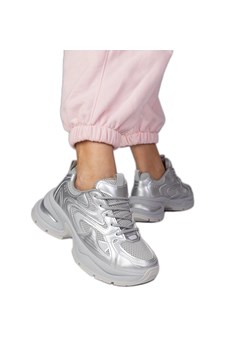 Srebrne sneakersy sportowe na grubej podeszwie srebrny ze sklepu ButyModne.pl w kategorii Buty sportowe damskie - zdjęcie 181955242