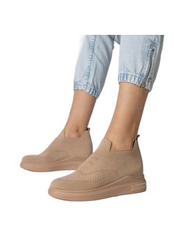 Brązowe sneakersy skarpetkowe wsuwane - id: 224349 - marki ButyModne.pl - 181955691 Brązowe sneakersy skarpetkowe wsuwane ze sklepu ButyModne.pl w kategorii Buty sportowe damskie - zdjęcie 181955691