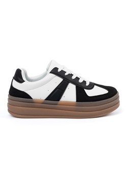 Shelvt Czarno-białe sneakersy na platformie ze sklepu ButyModne.pl w kategorii Buty sportowe damskie - zdjęcie 181956202
