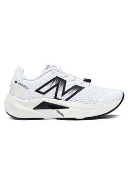Buty dziecięce New Balance FuelCell Propel v5 PAFCPRC5 – białe ze sklepu New Balance Poland w kategorii Buty sportowe dziecięce - zdjęcie 181970181