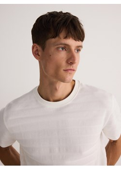 Reserved - T-shirt regular w paski - złamana biel ze sklepu Reserved w kategorii T-shirty męskie - zdjęcie 181981044