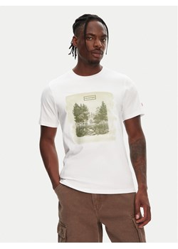 Hunter T-Shirt Duart Graphic HARM0033251 Biały Regular Fit ze sklepu MODIVO w kategorii T-shirty męskie - zdjęcie 181984073