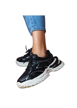 Czarne sneakersy sportowe na grubej podeszwie ze sklepu ButyModne.pl w kategorii Buty sportowe damskie - zdjęcie 181984782
