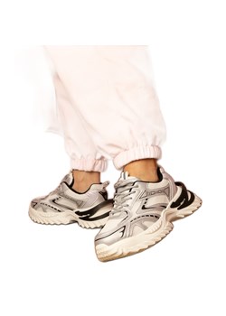 Srebrne sneakersy sportowe na grubej podeszwie srebrny ze sklepu ButyModne.pl w kategorii Buty sportowe damskie - zdjęcie 181984783
