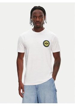 Quiksilver T-Shirt Circle Back Ss EQYZT08054 Biały Regular Fit ze sklepu MODIVO w kategorii T-shirty męskie - zdjęcie 181988794