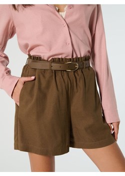 Sinsay - Szorty paperbag w stylu smart casual z paskiem - brązowy ze sklepu Sinsay w kategorii Szorty - zdjęcie 181998721