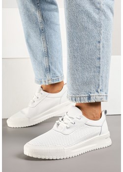Białe Sneakersy Skórzane z Perforowaną Cholewką Tiravis ze sklepu born2be.pl w kategorii Buty sportowe damskie - zdjęcie 182018363
