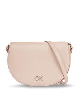 Torebka Calvin Klein Ck Daily Saddle Bag_Pearlized K60K611883 Szary ze sklepu eobuwie.pl w kategorii Listonoszki - zdjęcie 182026042