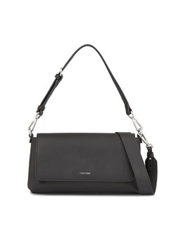 Torebka Calvin Klein Ck Must Shoulder Bag K60K611928 Czarny ze sklepu eobuwie.pl w kategorii Listonoszki - zdjęcie 182029664