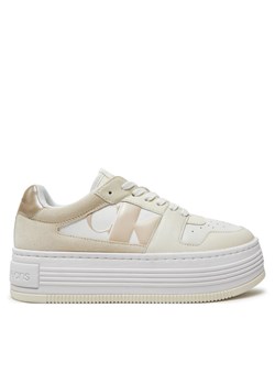 Sneakersy Calvin Klein Jeans Bold Platf Low Lace Mix Nbs Mtr YW0YW01482 Biały ze sklepu eobuwie.pl w kategorii Buty sportowe damskie - zdjęcie 182041841