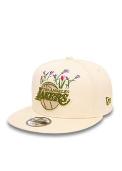 Czapka z daszkiem New Era Seasonal Flower 60565380 Beżowy ze sklepu eobuwie.pl w kategorii Czapki z daszkiem damskie - zdjęcie 182042932