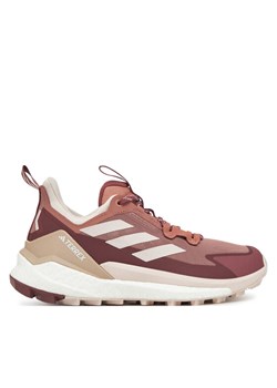 Trekkingi adidas Terrex Free Hiker 2.0 Low IH0614 Różowy ze sklepu eobuwie.pl w kategorii Buty sportowe damskie - zdjęcie 182052423