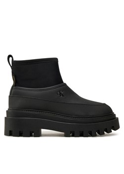 Kalosze Calvin Klein Jeans Flatform Rainboot Low Mg R YW0YW01560 Czarny ze sklepu eobuwie.pl w kategorii Kalosze damskie - zdjęcie 182055050