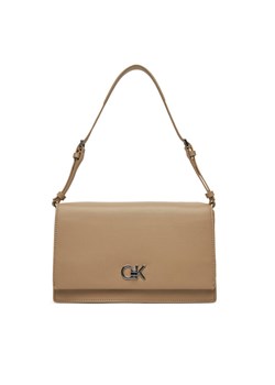 Torebka Calvin Klein Ck Elongated Shoulder Bag K60K612807 Beżowy ze sklepu eobuwie.pl w kategorii Torebki damskie - zdjęcie 182056741