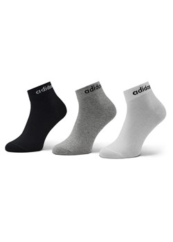 Skarpety Niskie Unisex adidas Think Linear Ankle Socks 3 Pairs IC1306 Szary ze sklepu eobuwie.pl w kategorii Skarpetki męskie - zdjęcie 182060792