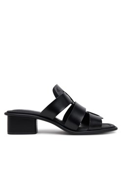 Klapki Calvin Klein Jeans Heel Square Mg Lth YW0YW01702 Czarny ze sklepu eobuwie.pl w kategorii Klapki damskie - zdjęcie 182061272