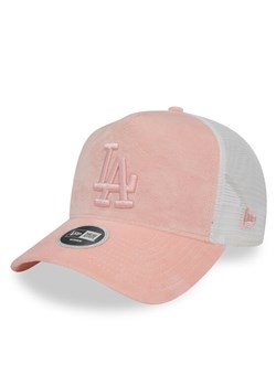 Czapka z daszkiem New Era Wmns Velour Trucker La Dodgers 60435011 Różowy ze sklepu eobuwie.pl w kategorii Czapki z daszkiem damskie - zdjęcie 182061363