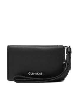 Mały Portfel Damski Calvin Klein Gracie K60K611689 Czarny ze sklepu eobuwie.pl w kategorii Portfele damskie - zdjęcie 182068883