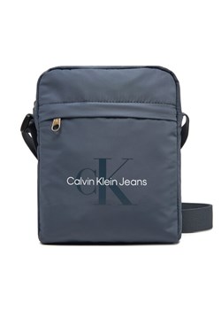 Saszetka Calvin Klein Jeans Sport Essentials Reporter 18 LV04G3000G Granatowy ze sklepu eobuwie.pl w kategorii Saszetki - zdjęcie 182073563