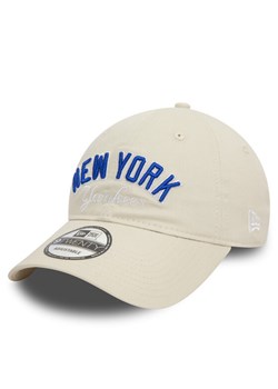 Czapka z daszkiem New Era Mlb Wordmark 920 Nyy 60503495 Beżowy ze sklepu eobuwie.pl w kategorii Czapki z daszkiem damskie - zdjęcie 182076133