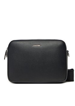Torebka Calvin Klein Ck Must Small Camera Bag_Caviar K60K613084 Czarny ze sklepu eobuwie.pl w kategorii Listonoszki - zdjęcie 182076841