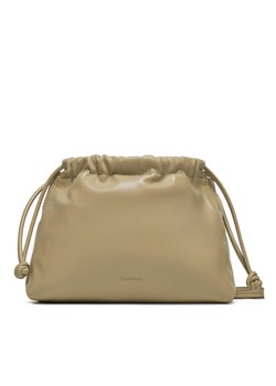 Torebka Calvin Klein Jeans LV04K3060G Beżowy ze sklepu eobuwie.pl w kategorii Torebki worki - zdjęcie 182077170