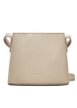 Torebka Calvin Klein K60K612567 Écru ze sklepu eobuwie.pl w kategorii Listonoszki - zdjęcie 182091441