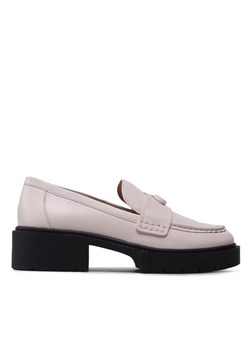 Loafersy Coach Leah CB990 Beżowy ze sklepu eobuwie.pl w kategorii Półbuty damskie - zdjęcie 182094312