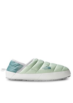Kapcie The North Face W Thermoball Traction Mule VNF0A3V1HKIH1 Zielony ze sklepu eobuwie.pl w kategorii Kapcie damskie - zdjęcie 182099021
