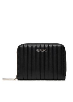 Mały Portfel Damski Calvin Klein Mini Line Quilt Md Zip Around K60K613064 Czarny ze sklepu eobuwie.pl w kategorii Portfele damskie - zdjęcie 182104033