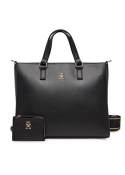 Torebka Tommy Hilfiger Th Joy Satchel AW0AW16814 Czarny ze sklepu eobuwie.pl w kategorii Torby Shopper bag - zdjęcie 182106361