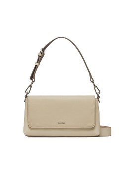 Torebka Calvin Klein Ck Must K60K611342 Écru ze sklepu eobuwie.pl w kategorii Listonoszki - zdjęcie 182109264