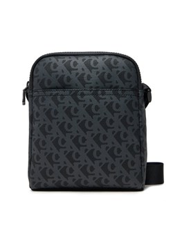 Saszetka Calvin Klein Jeans Matte Aop Reporter 18 LV04G3115G Czarny ze sklepu eobuwie.pl w kategorii Torby męskie - zdjęcie 182110030