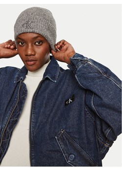 Czapka Calvin Klein Thick Embroidery K60K612321 Szary ze sklepu eobuwie.pl w kategorii Czapki zimowe damskie - zdjęcie 182113223