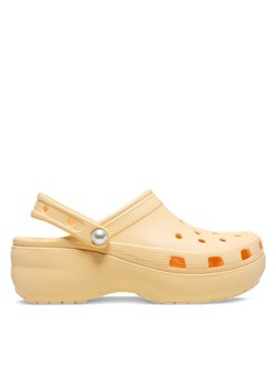 Klapki Crocs Classic Platform Pearl Clog 211231 Złoty ze sklepu eobuwie.pl w kategorii Klapki damskie - zdjęcie 182113264
