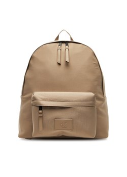 Plecak Calvin Klein Jeans Metro Nylon Backpack 43 Ny LV04G3131G Beżowy ze sklepu eobuwie.pl w kategorii Plecaki - zdjęcie 182113483