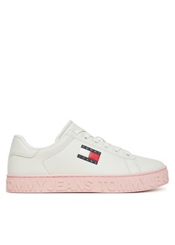 Sneakersy Tommy Jeans Tjw Logo Outsole Sneaker Ess EN0EN02703 Biały ze sklepu eobuwie.pl w kategorii Buty sportowe damskie - zdjęcie 182114042