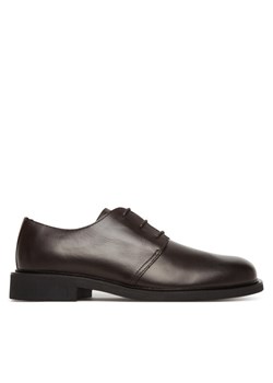 Półbuty Calvin Klein HM0HM01824 Brązowy ze sklepu eobuwie.pl w kategorii Buty eleganckie męskie - zdjęcie 182116201