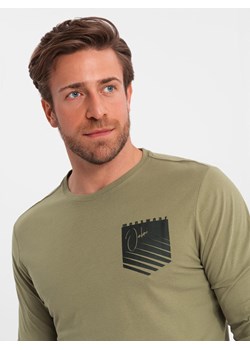 Longsleeve męski z printem w kształcie kieszonki - oliwkowy V2 OM-LSPT-0118 ze sklepu ombre w kategorii T-shirty męskie - zdjęcie 182591880