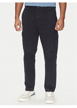 BOSS Spodnie materiałowe Sisla-8 50530599 Granatowy Regular Fit ze sklepu MODIVO w kategorii Spodnie męskie - zdjęcie 182593793