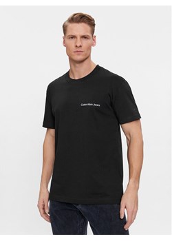 Calvin Klein Jeans T-Shirt Institutional J30J324671 Czarny Regular Fit ze sklepu MODIVO w kategorii T-shirty męskie - zdjęcie 182594092