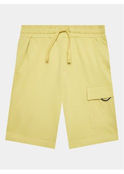 United Colors Of Benetton Szorty materiałowe 3BL0C901U Żółty Regular Fit ze sklepu MODIVO w kategorii Spodenki chłopięce - zdjęcie 182594950