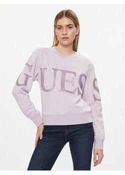 Guess Bluza Vintage Logo W4GQ10 KC8I0 Fioletowy Relaxed Fit ze sklepu MODIVO w kategorii Bluzy damskie - zdjęcie 182595083