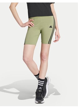 adidas Kolarki Future Icons 3-Stripes IY8109 Zielony Slim Fit ze sklepu MODIVO w kategorii Szorty - zdjęcie 182595101