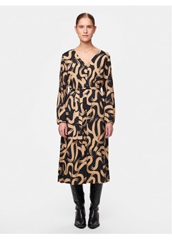 Pieces Sukienka koszulowa Merita 17147634 Beżowy Regular Fit ze sklepu MODIVO w kategorii Sukienki - zdjęcie 182595631
